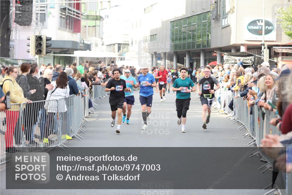 12.06.2026 - Holstenköstenlauf Andreas Tolksdorf http://msf.ph/oto/9747003 12.06.2026 19:51:05 Laufen 3754, 3731, 576, 3888 meine-sportfotos.de