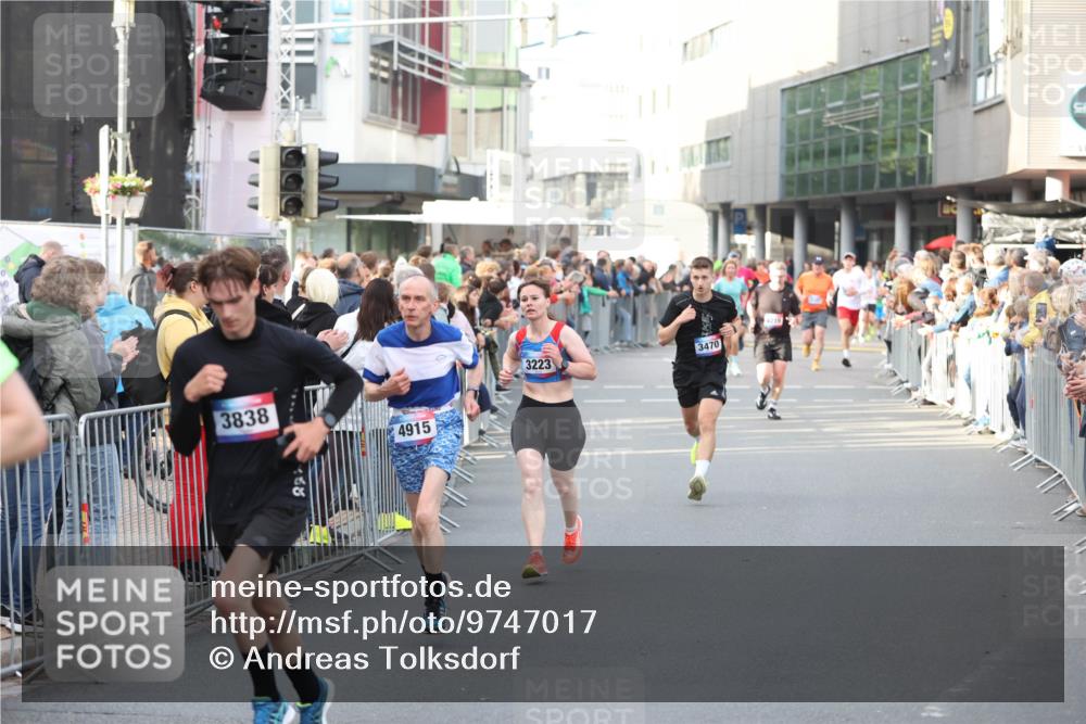 12.06.2026 - Holstenköstenlauf Andreas Tolksdorf http://msf.ph/oto/9747017 12.06.2026 19:51:16 Laufen 3838, 2914, 4915, 3223, 3470 meine-sportfotos.de