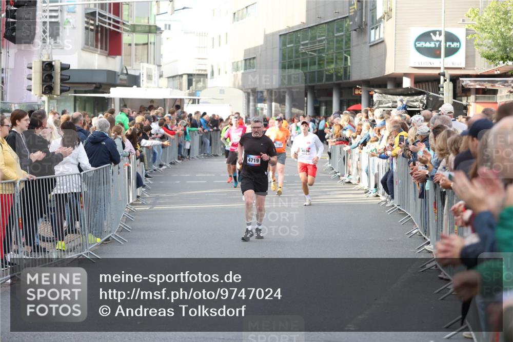 12.06.2026 - Holstenköstenlauf Andreas Tolksdorf http://msf.ph/oto/9747024 12.06.2026 19:51:20 Laufen 4719, 3107, 4536 meine-sportfotos.de