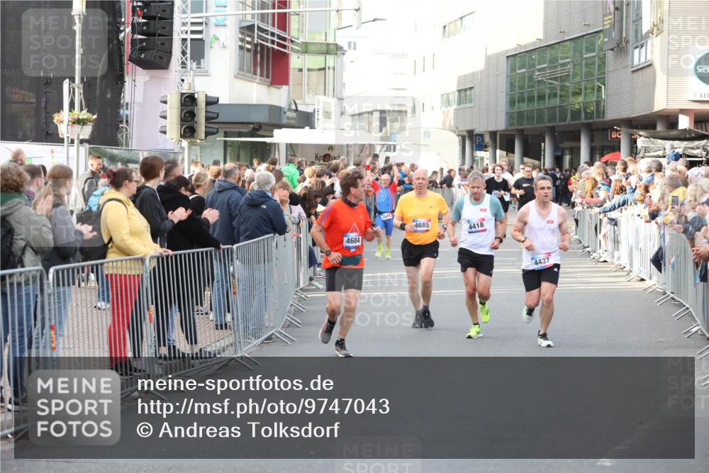 12.06.2026 - Holstenköstenlauf Andreas Tolksdorf http://msf.ph/oto/9747043 12.06.2026 19:51:30 Laufen 4684, 3524, 4685, 4418, 4437 meine-sportfotos.de