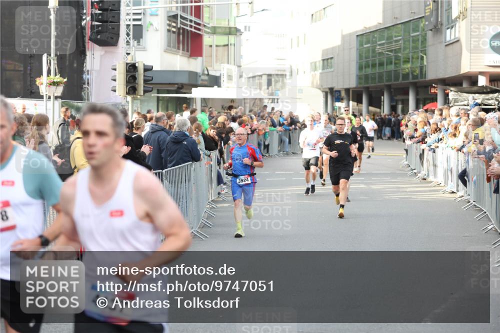 12.06.2026 - Holstenköstenlauf Andreas Tolksdorf http://msf.ph/oto/9747051 12.06.2026 19:51:34 Laufen 8, 4437, 3524 meine-sportfotos.de