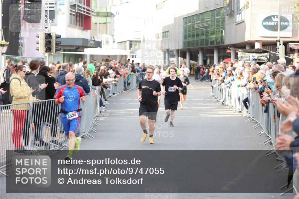 12.06.2026 - Holstenköstenlauf Andreas Tolksdorf http://msf.ph/oto/9747055 12.06.2026 19:51:36 Laufen 3524, 3430 meine-sportfotos.de