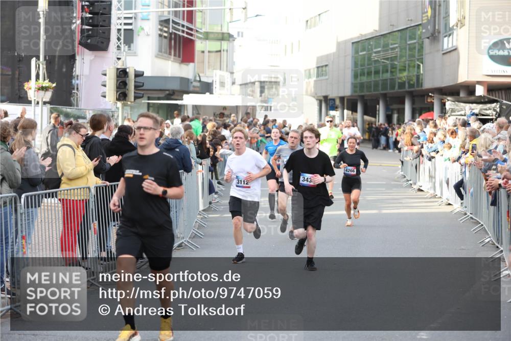 12.06.2026 - Holstenköstenlauf Andreas Tolksdorf http://msf.ph/oto/9747059 12.06.2026 19:51:38 Laufen 3112, 343, 4266 meine-sportfotos.de