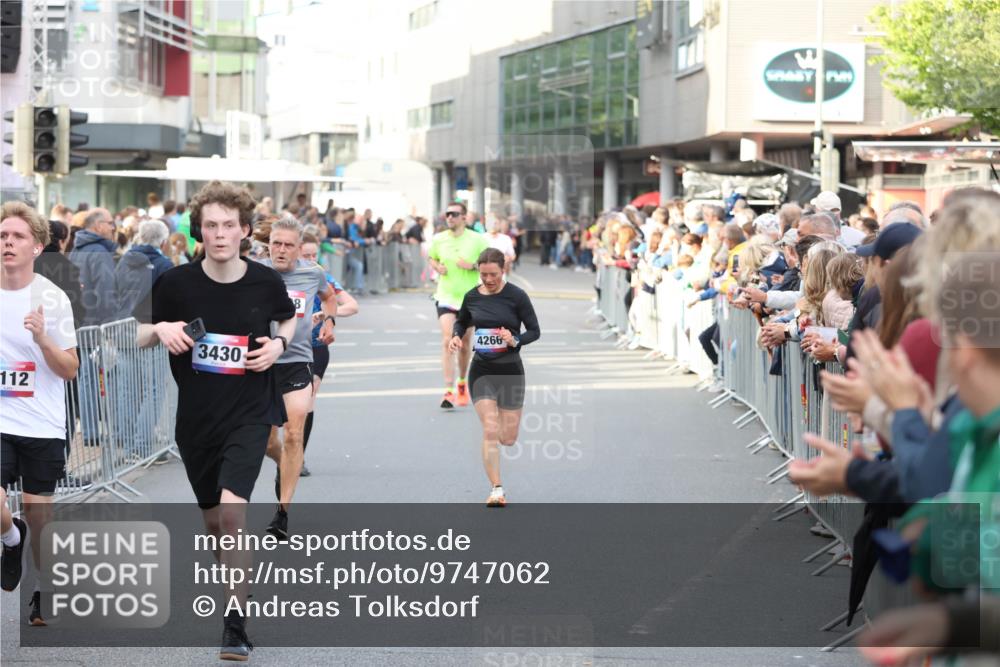 12.06.2026 - Holstenköstenlauf Andreas Tolksdorf http://msf.ph/oto/9747062 12.06.2026 19:51:40 Laufen 3430, 112, 4266 meine-sportfotos.de