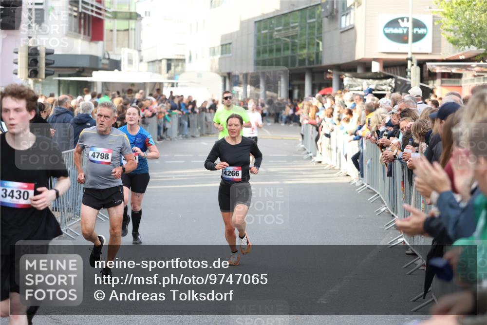 12.06.2026 - Holstenköstenlauf Andreas Tolksdorf http://msf.ph/oto/9747065 12.06.2026 19:51:41 Laufen 3430, 4798, 4266 meine-sportfotos.de