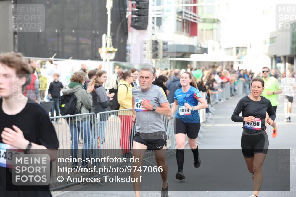 12.06.2026 - Holstenköstenlauf Andreas Tolksdorf http://msf.ph/oto/9747066 12.06.2026 19:51:41 Laufen 430, 47, 4879, 4266 meine-sportfotos.de