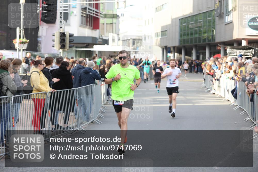 12.06.2026 - Holstenköstenlauf Andreas Tolksdorf http://msf.ph/oto/9747069 12.06.2026 19:51:43 Laufen 3416 meine-sportfotos.de