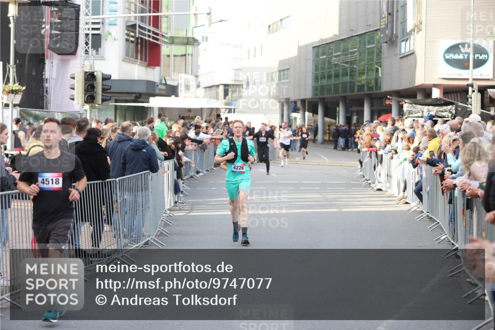 12.06.2026 - Holstenköstenlauf Andreas Tolksdorf http://msf.ph/oto/9747077 12.06.2026 19:51:50 Laufen 4518, 4226 meine-sportfotos.de
