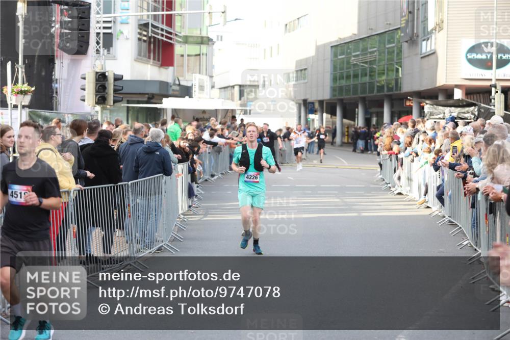 12.06.2026 - Holstenköstenlauf Andreas Tolksdorf http://msf.ph/oto/9747078 12.06.2026 19:51:51 Laufen 4512, 4226 meine-sportfotos.de