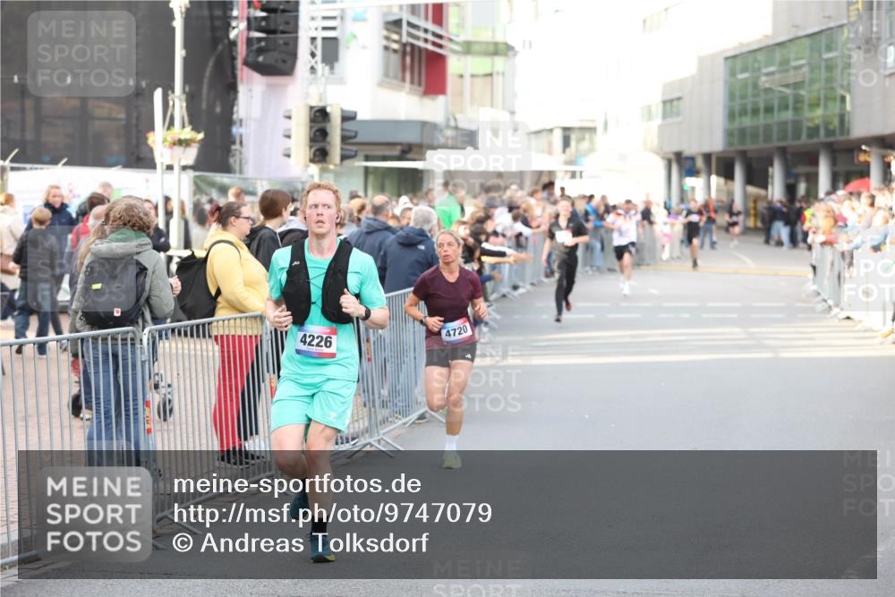 12.06.2026 - Holstenköstenlauf Andreas Tolksdorf http://msf.ph/oto/9747079 12.06.2026 19:51:53 Laufen 4226, 4720 meine-sportfotos.de
