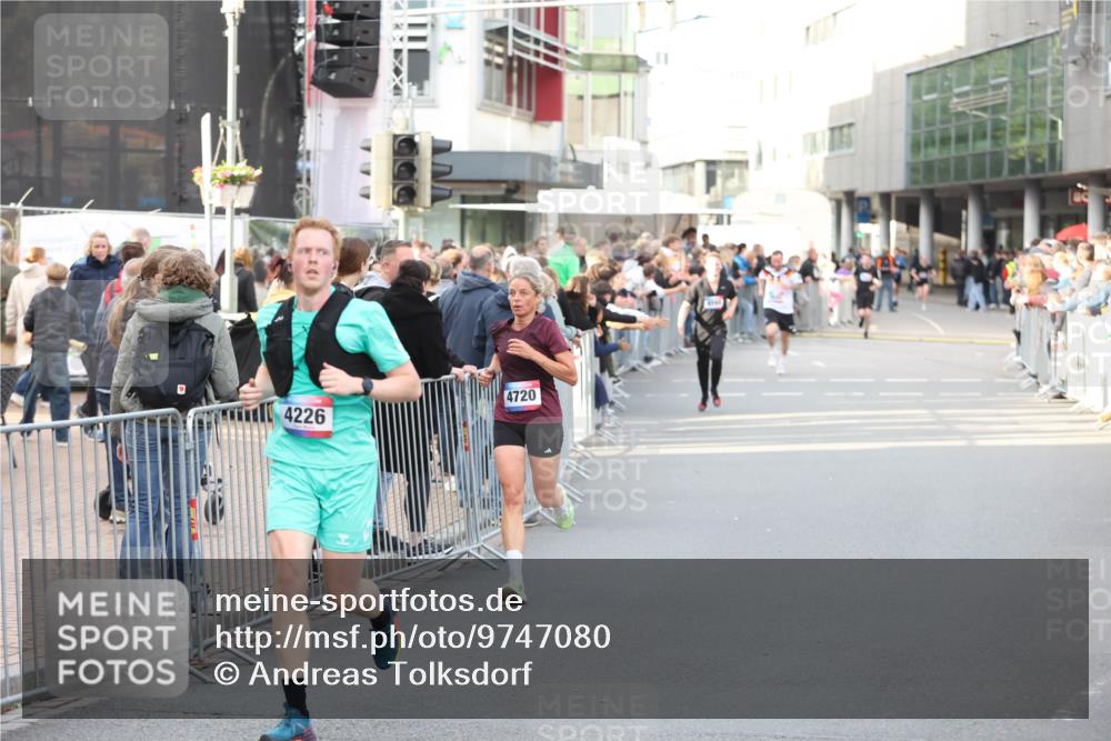 12.06.2026 - Holstenköstenlauf Andreas Tolksdorf http://msf.ph/oto/9747080 12.06.2026 19:51:53 Laufen 4226, 4720 meine-sportfotos.de