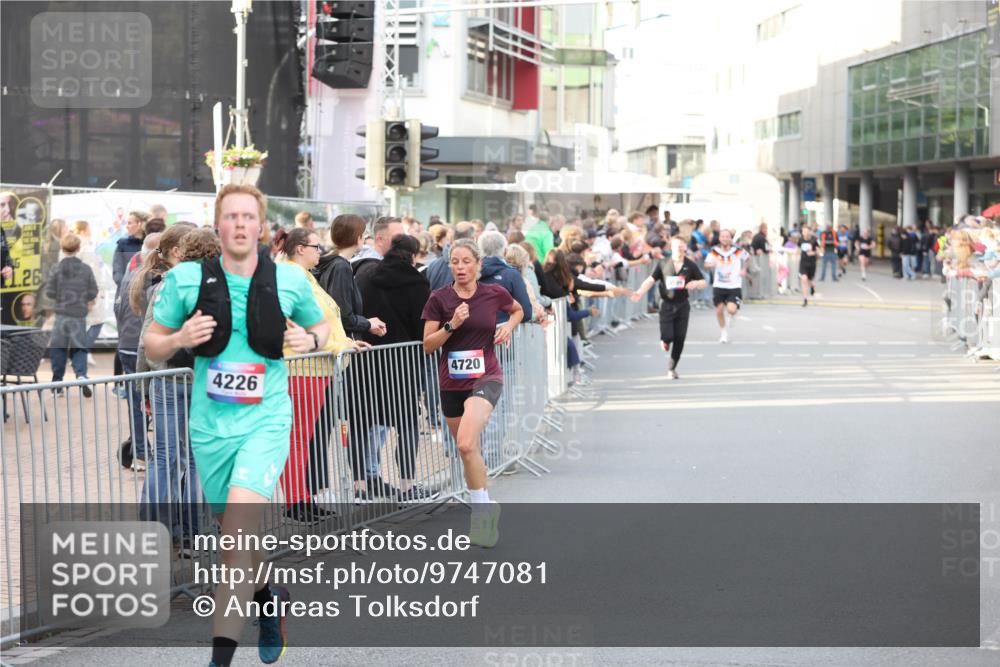 12.06.2026 - Holstenköstenlauf Andreas Tolksdorf http://msf.ph/oto/9747081 12.06.2026 19:51:53 Laufen 126, 10, 4226, 4720 meine-sportfotos.de
