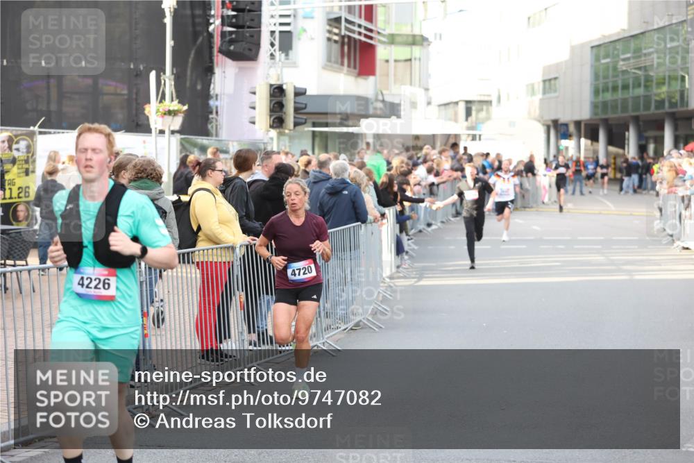 12.06.2026 - Holstenköstenlauf Andreas Tolksdorf http://msf.ph/oto/9747082 12.06.2026 19:51:54 Laufen 11, 26, 4226, 4720 meine-sportfotos.de
