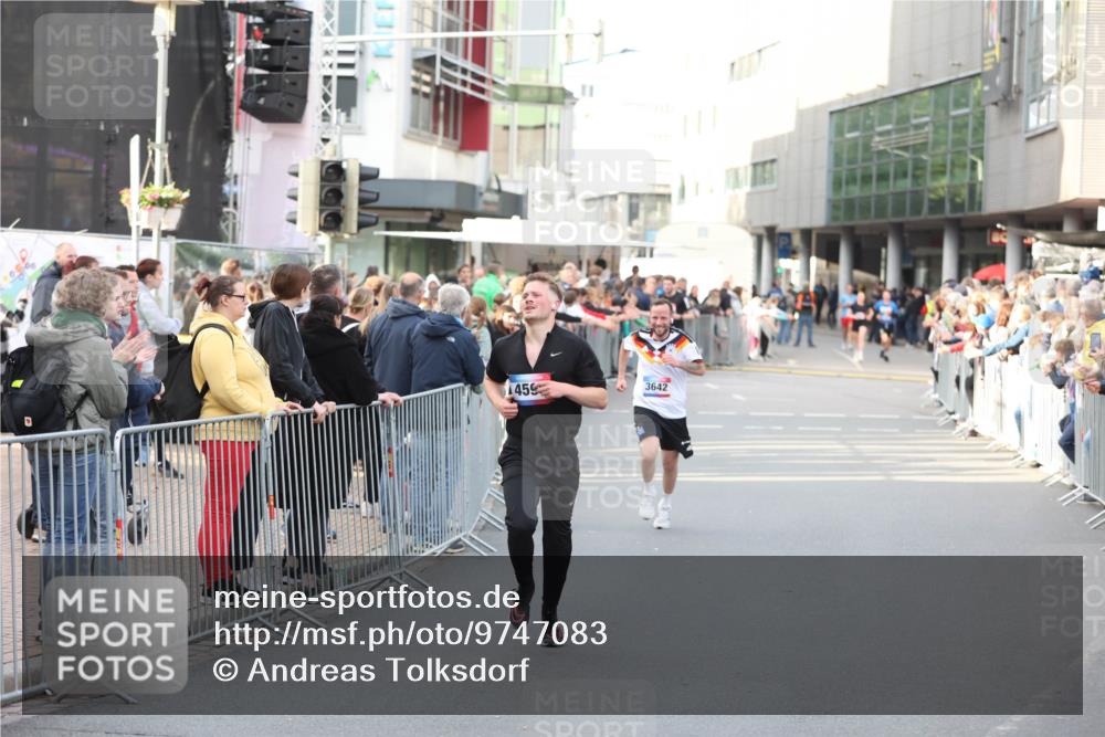 12.06.2026 - Holstenköstenlauf Andreas Tolksdorf http://msf.ph/oto/9747083 12.06.2026 19:51:58 Laufen 1459, 3642 meine-sportfotos.de