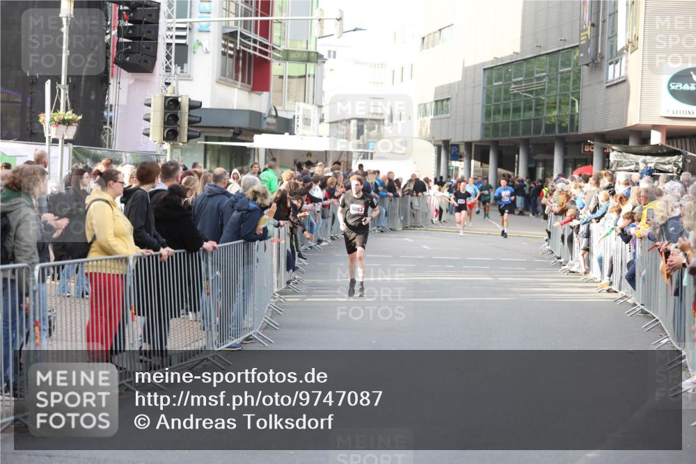 12.06.2026 - Holstenköstenlauf Andreas Tolksdorf http://msf.ph/oto/9747087 12.06.2026 19:52:02 Laufen 4083 meine-sportfotos.de