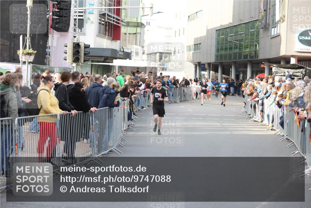 12.06.2026 - Holstenköstenlauf Andreas Tolksdorf http://msf.ph/oto/9747088 12.06.2026 19:52:02 Laufen 4083 meine-sportfotos.de