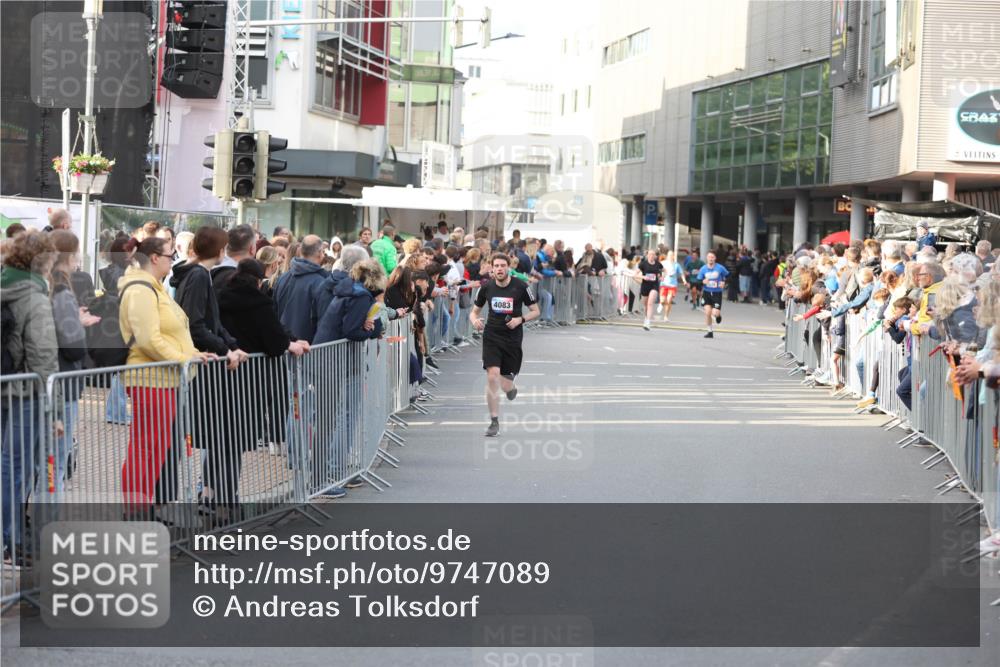 12.06.2026 - Holstenköstenlauf Andreas Tolksdorf http://msf.ph/oto/9747089 12.06.2026 19:52:03 Laufen 4083 meine-sportfotos.de