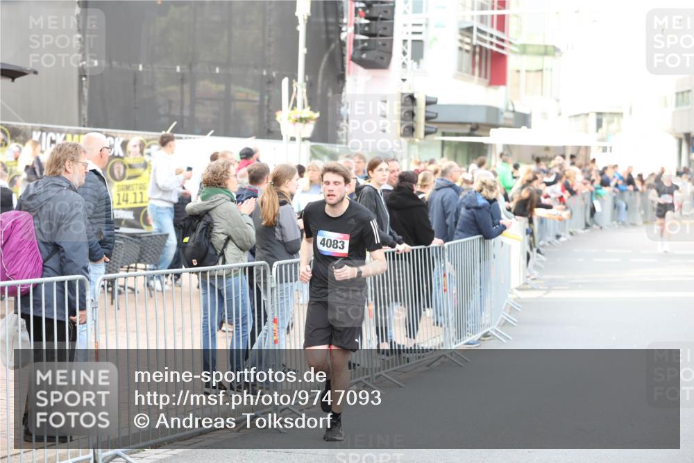 12.06.2026 - Holstenköstenlauf Andreas Tolksdorf http://msf.ph/oto/9747093 12.06.2026 19:52:07 Laufen 14, 11, 4083 meine-sportfotos.de