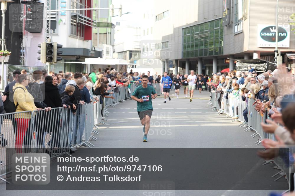 12.06.2026 - Holstenköstenlauf Andreas Tolksdorf http://msf.ph/oto/9747106 12.06.2026 19:52:19 Laufen 4068 meine-sportfotos.de