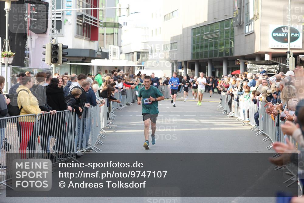 12.06.2026 - Holstenköstenlauf Andreas Tolksdorf http://msf.ph/oto/9747107 12.06.2026 19:52:19 Laufen 4068 meine-sportfotos.de