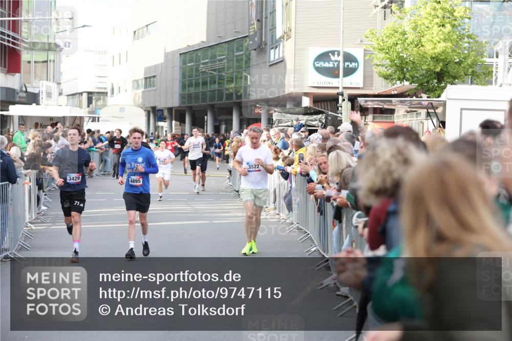 12.06.2026 - Holstenköstenlauf Andreas Tolksdorf http://msf.ph/oto/9747115 12.06.2026 19:52:28 Laufen 3429, 4761, 714, 4895, 4499, 3522 meine-sportfotos.de