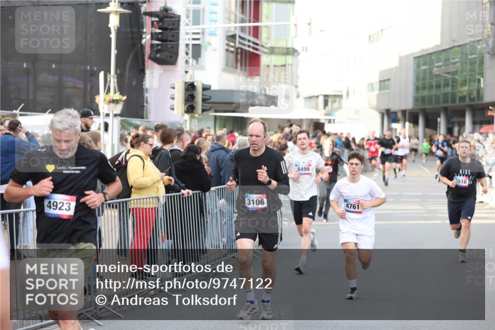 12.06.2026 - Holstenköstenlauf Andreas Tolksdorf http://msf.ph/oto/9747122 12.06.2026 19:52:33 Laufen 4923, 3106, 4499, 4761, 518 meine-sportfotos.de