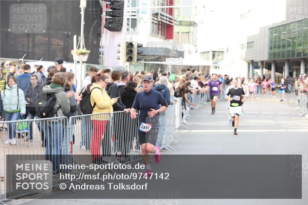 12.06.2026 - Holstenköstenlauf Andreas Tolksdorf http://msf.ph/oto/9747142 12.06.2026 19:52:52 Laufen 3341, 3236 meine-sportfotos.de
