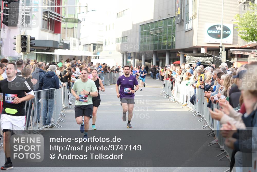 12.06.2026 - Holstenköstenlauf Andreas Tolksdorf http://msf.ph/oto/9747149 12.06.2026 19:52:57 Laufen 3849, 3236, 4228 meine-sportfotos.de