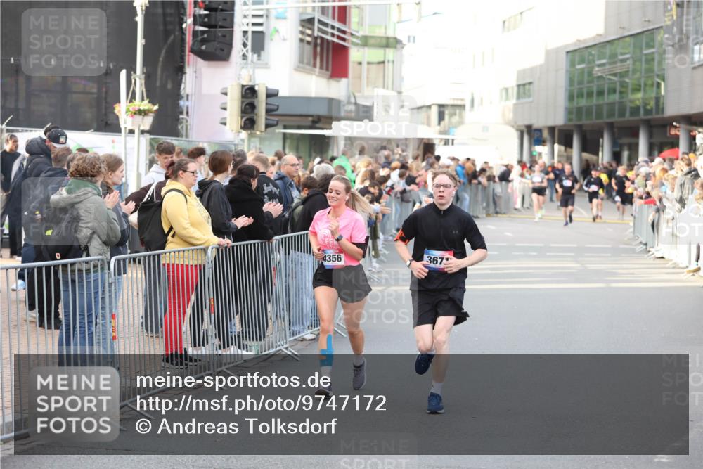 12.06.2026 - Holstenköstenlauf Andreas Tolksdorf http://msf.ph/oto/9747172 12.06.2026 19:53:15 Laufen 4356, 367 meine-sportfotos.de