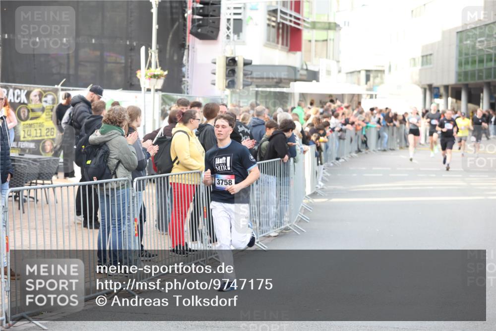 12.06.2026 - Holstenköstenlauf Andreas Tolksdorf http://msf.ph/oto/9747175 12.06.2026 19:53:18 Laufen 14, 11, 26, 3758 meine-sportfotos.de