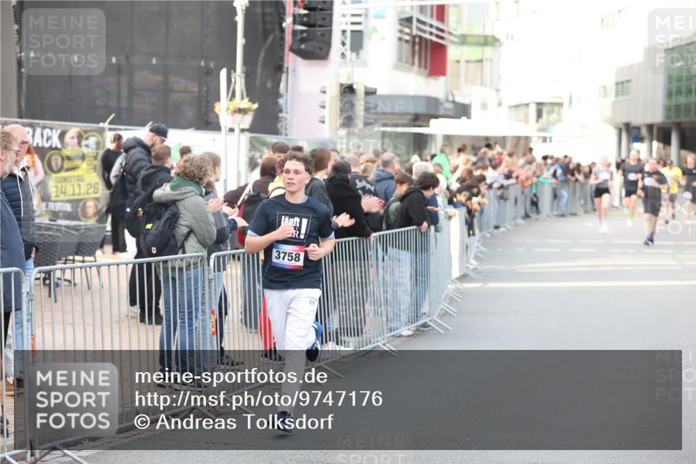 12.06.2026 - Holstenköstenlauf Andreas Tolksdorf http://msf.ph/oto/9747176 12.06.2026 19:53:19 Laufen 14, 11, 26, 3758, 6 meine-sportfotos.de