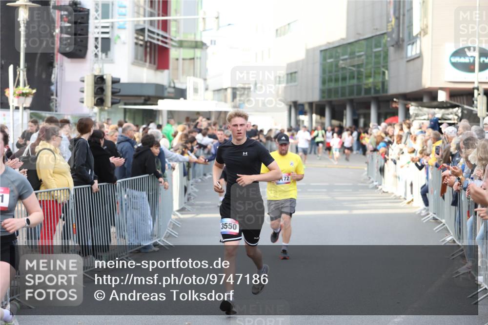 12.06.2026 - Holstenköstenlauf Andreas Tolksdorf http://msf.ph/oto/9747186 12.06.2026 19:53:28 Laufen 1, 3550, 172 meine-sportfotos.de