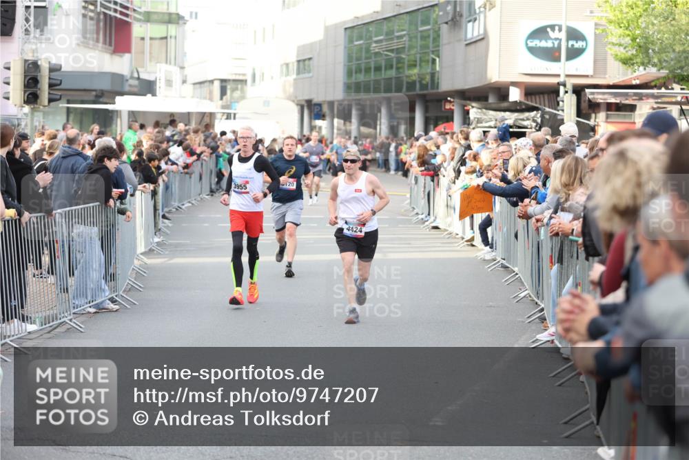 12.06.2026 - Holstenköstenlauf Andreas Tolksdorf http://msf.ph/oto/9747207 12.06.2026 19:53:46 Laufen 3955, 201, 4424 meine-sportfotos.de