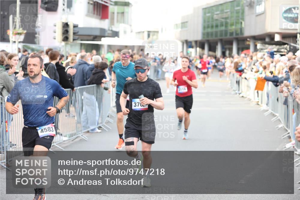 12.06.2026 - Holstenköstenlauf Andreas Tolksdorf http://msf.ph/oto/9747218 12.06.2026 19:53:59 Laufen 4583, 37, 3116 meine-sportfotos.de