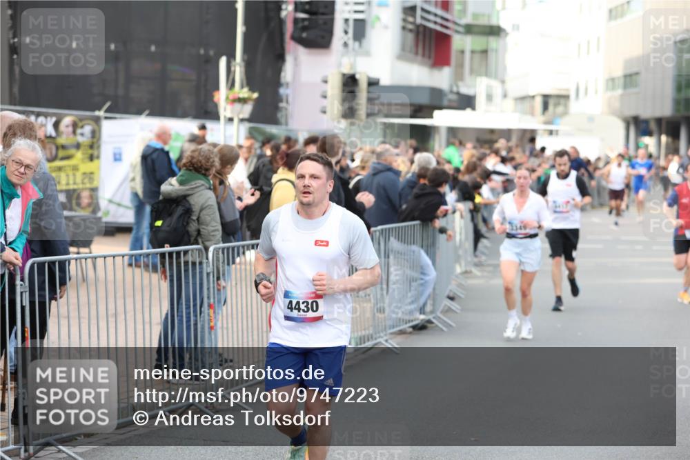 12.06.2026 - Holstenköstenlauf Andreas Tolksdorf http://msf.ph/oto/9747223 12.06.2026 19:54:05 Laufen 11, 26, 4430 meine-sportfotos.de