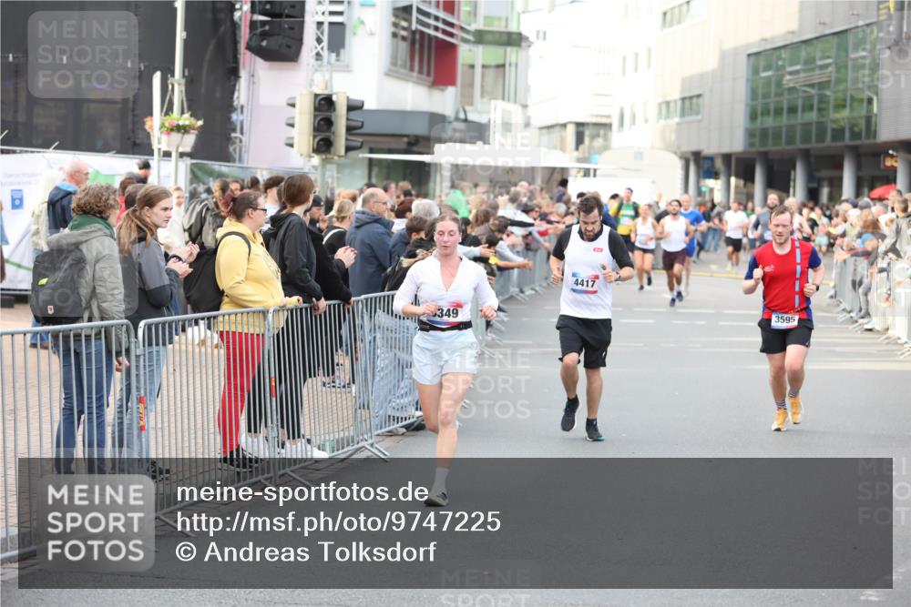 12.06.2026 - Holstenköstenlauf Andreas Tolksdorf http://msf.ph/oto/9747225 12.06.2026 19:54:06 Laufen 2, 1, 349, 4417, 3595 meine-sportfotos.de