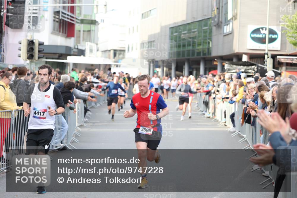 12.06.2026 - Holstenköstenlauf Andreas Tolksdorf http://msf.ph/oto/9747228 12.06.2026 19:54:08 Laufen 4417, 3595 meine-sportfotos.de