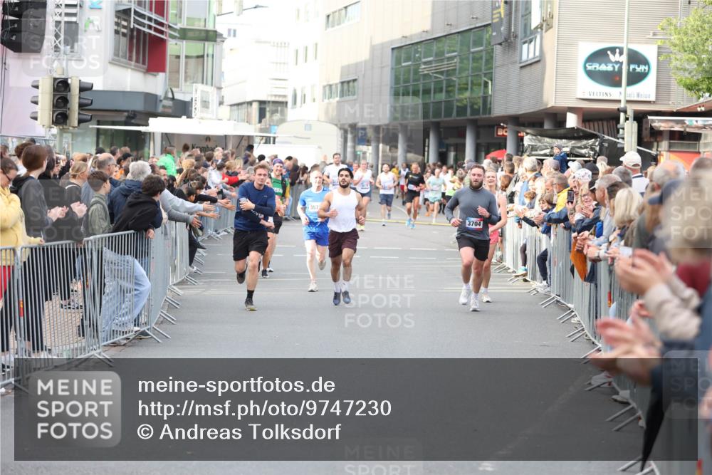 12.06.2026 - Holstenköstenlauf Andreas Tolksdorf http://msf.ph/oto/9747230 12.06.2026 19:54:11 Laufen 3572, 3704 meine-sportfotos.de