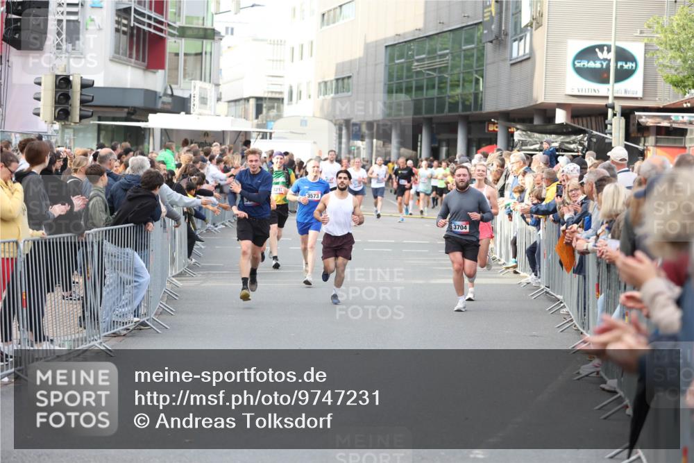 12.06.2026 - Holstenköstenlauf Andreas Tolksdorf http://msf.ph/oto/9747231 12.06.2026 19:54:11 Laufen 3215, 3573, 3704 meine-sportfotos.de