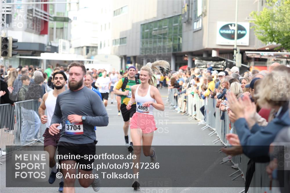 12.06.2026 - Holstenköstenlauf Andreas Tolksdorf http://msf.ph/oto/9747236 12.06.2026 19:54:15 Laufen 11, 3704, 32, 4865 meine-sportfotos.de
