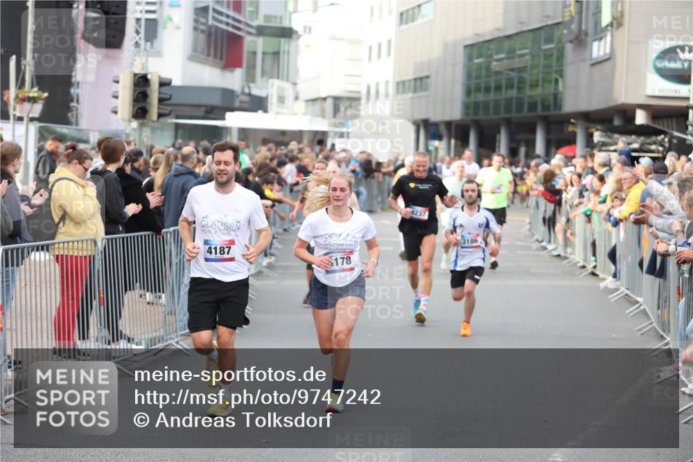 12.06.2026 - Holstenköstenlauf Andreas Tolksdorf http://msf.ph/oto/9747242 12.06.2026 19:54:21 Laufen 4187, 178, 3186 meine-sportfotos.de