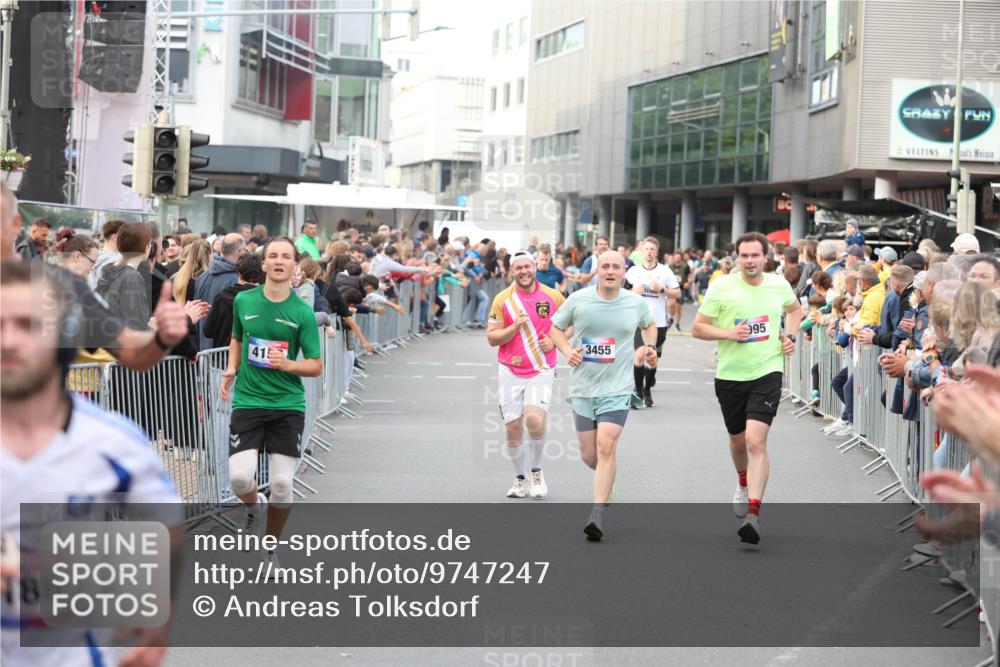 12.06.2026 - Holstenköstenlauf Andreas Tolksdorf http://msf.ph/oto/9747247 12.06.2026 19:54:25 Laufen 186, 95, 41, 3455 meine-sportfotos.de