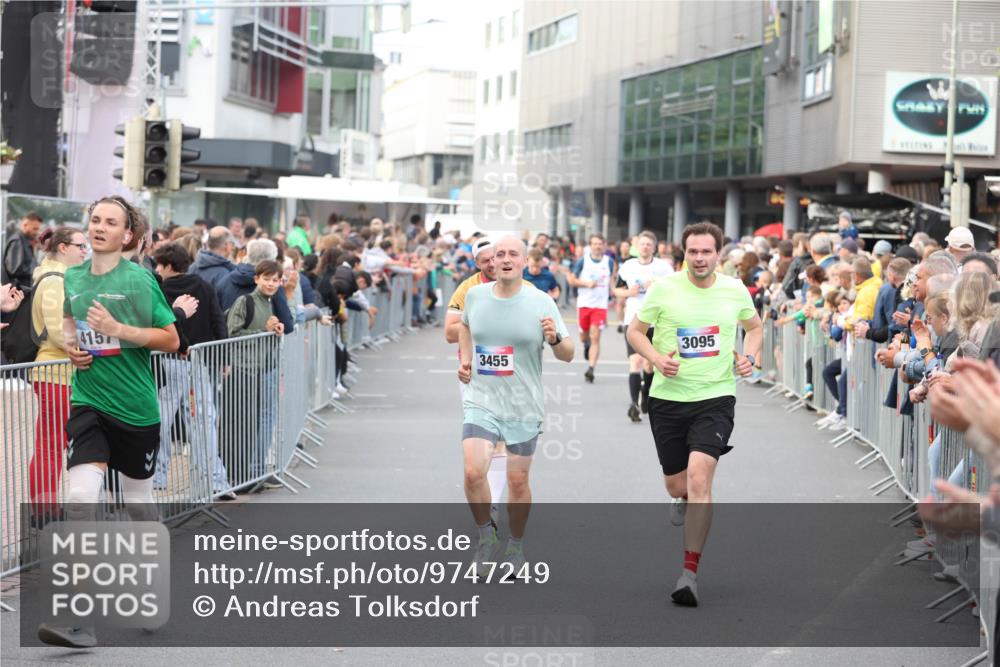 12.06.2026 - Holstenköstenlauf Andreas Tolksdorf http://msf.ph/oto/9747249 12.06.2026 19:54:25 Laufen 4157, 3455, 3095 meine-sportfotos.de