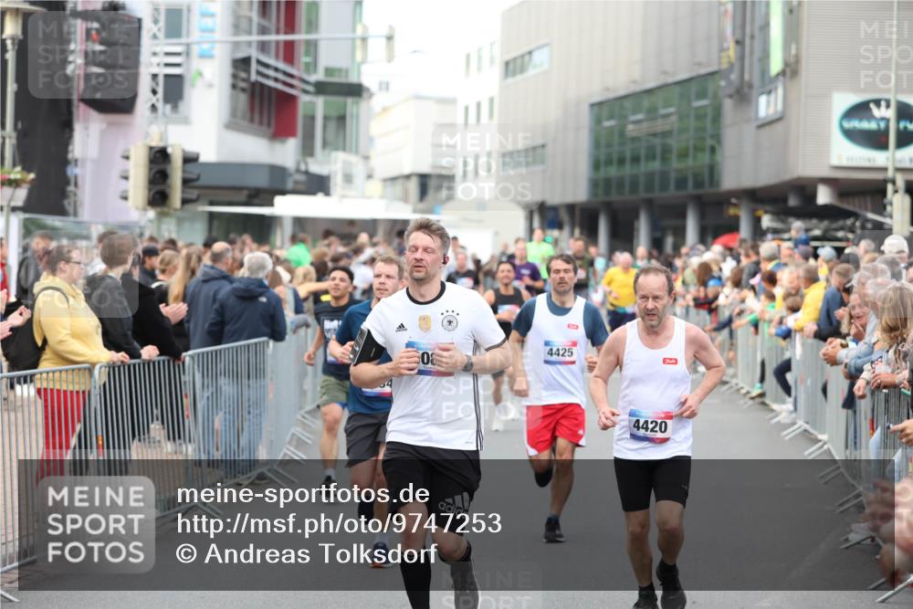 12.06.2026 - Holstenköstenlauf Andreas Tolksdorf http://msf.ph/oto/9747253 12.06.2026 19:54:31 Laufen 11, 4425, 4420 meine-sportfotos.de