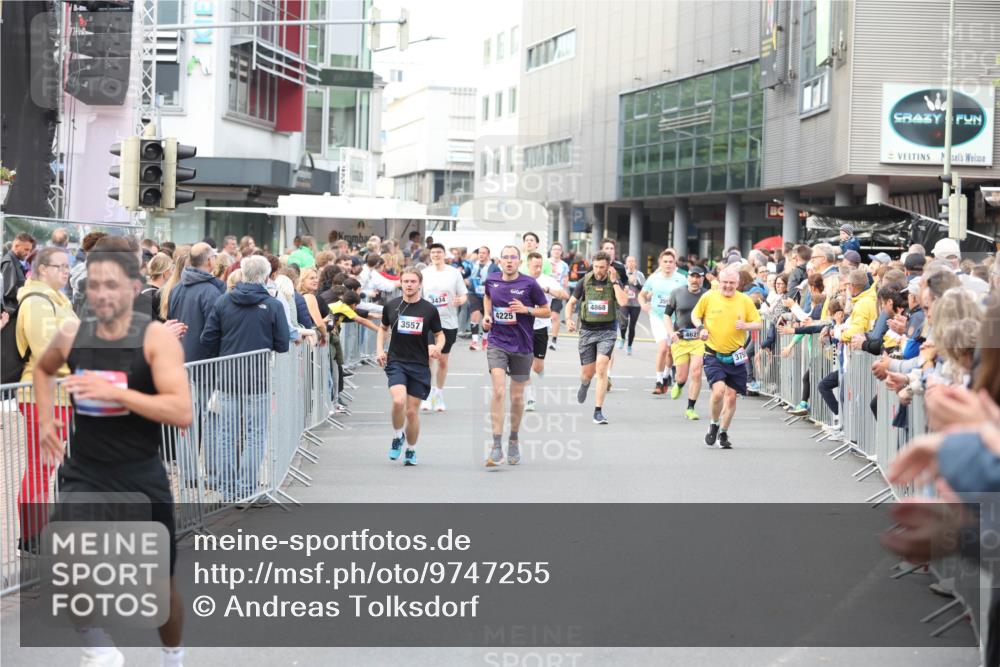 12.06.2026 - Holstenköstenlauf Andreas Tolksdorf http://msf.ph/oto/9747255 12.06.2026 19:54:35 Laufen 3557, 3434, 4225, 4868 meine-sportfotos.de