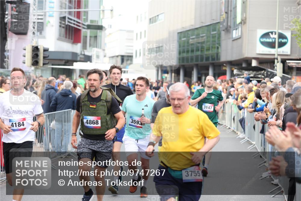 12.06.2026 - Holstenköstenlauf Andreas Tolksdorf http://msf.ph/oto/9747267 12.06.2026 19:54:41 Laufen 4868, 3593, 4184, 3755, 3147 meine-sportfotos.de