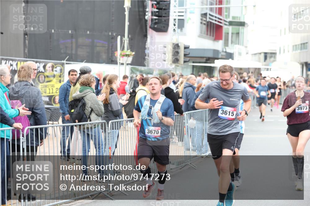 12.06.2026 - Holstenköstenlauf Andreas Tolksdorf http://msf.ph/oto/9747273 12.06.2026 19:54:45 Laufen 14, 11, 2, 3670, 3615, 3973 meine-sportfotos.de