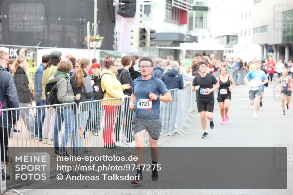 12.06.2026 - Holstenköstenlauf Andreas Tolksdorf http://msf.ph/oto/9747275 12.06.2026 19:54:52 Laufen 26, 4721, 3474 meine-sportfotos.de