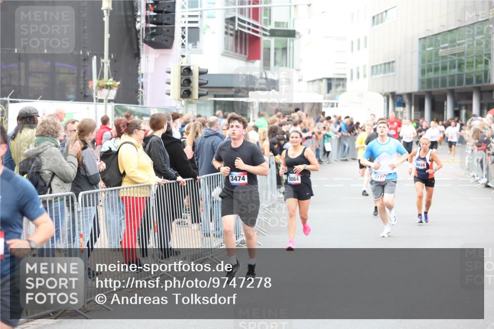 12.06.2026 - Holstenköstenlauf Andreas Tolksdorf http://msf.ph/oto/9747278 12.06.2026 19:54:53 Laufen 3474, 3084, 3117, 4829 meine-sportfotos.de