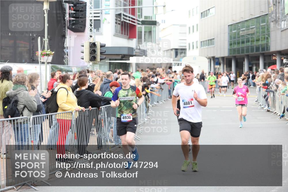 12.06.2026 - Holstenköstenlauf Andreas Tolksdorf http://msf.ph/oto/9747294 12.06.2026 19:55:08 Laufen 4930, 4881, 4258 meine-sportfotos.de